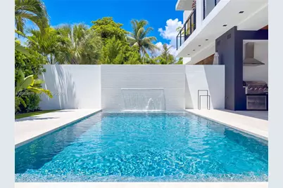 2290 SW 13th St, Miami, FL 33145 - Photo 11