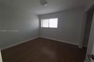 12025 S Las Palmas Dr, Pembroke Pines, FL 33025 - Photo 17