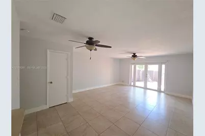 12025 S Las Palmas Dr #12025, Pembroke Pines, FL 33025 - Photo 11