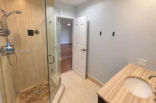 12025 S Las Palmas Dr, Pembroke Pines, FL 33025 - Photo 17