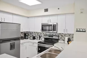 19999 E Country Club Dr, Aventura, FL 33180 - Photo 11
