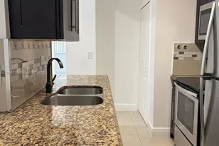 18344 NW 68th Ave, Hialeah, FL 33015 - Photo 5