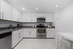 9801 Collins Ave, Bal Harbour, FL 33154 - Photo 7