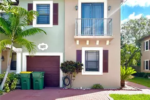 607 NE 35th Ave, Homestead, FL 33033 - Photo 1