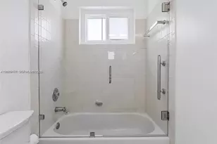 17320 NW 80th Ave, Hialeah, FL 33015 - Photo 25