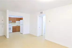 718 SE 8th St, Hialeah, FL 33010 - Photo 3
