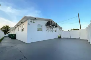 510 NE 4th Ave, Hallandale Beach, FL 33009 - Photo 3