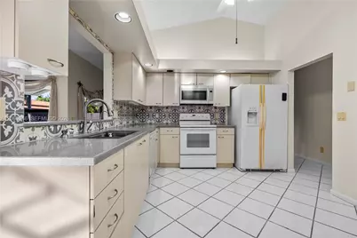 15821 Huntridge Rd, Davie, FL 33331 - Photo 15