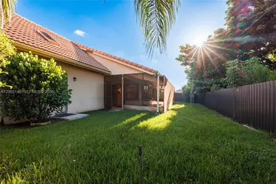 15821 Huntridge Rd, Davie, FL 33331 - Photo 3