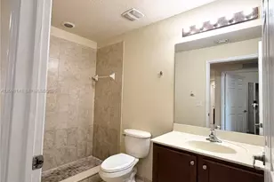 11603 NW 89th St, Doral, FL 33178 - Photo 17