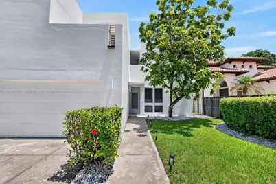 745 SW 22nd Rd, Miami, FL 33129 - Photo 3