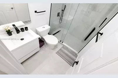 985 SW 10th St #2, Miami, FL 33130 - Photo 11