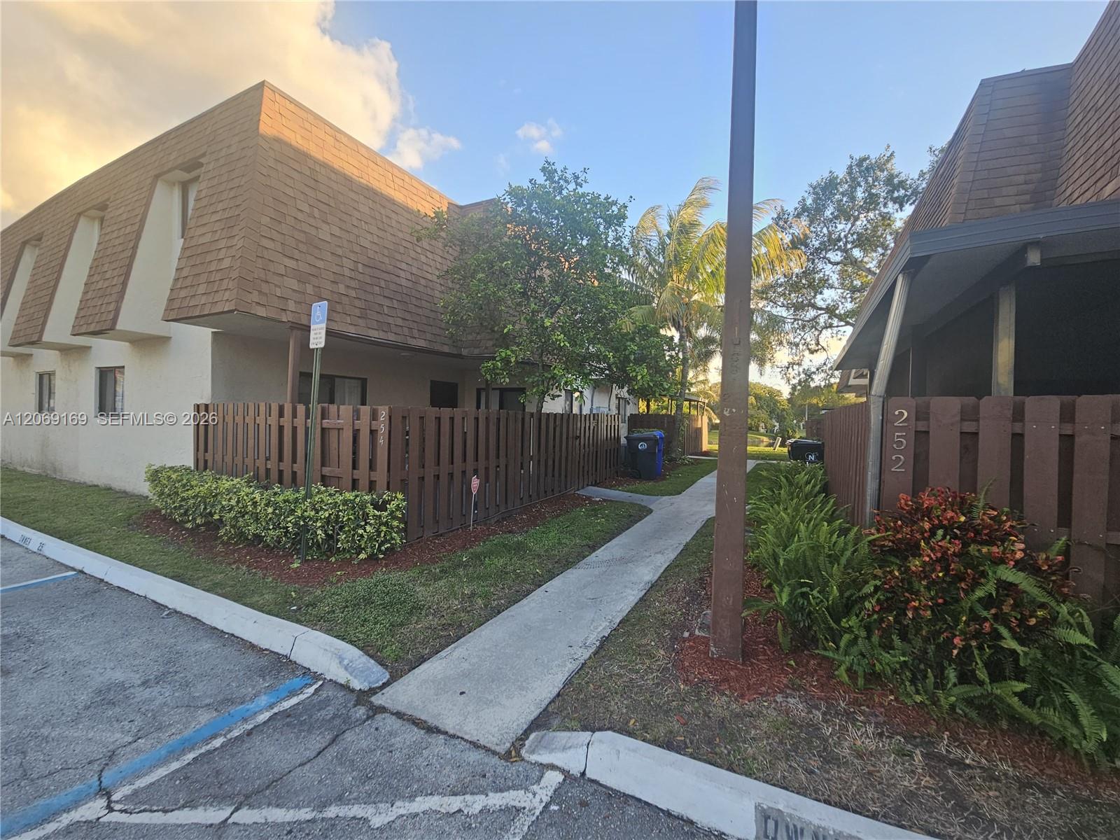 253 San Remo Blvd #253 - 253 San Remo Blvd #253, North Lauderdale, FL 33068 Luxury Property | Jose Angel Pina