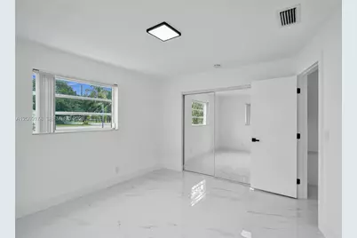 1220 NE 8th St, Pompano Beach, FL 33060 - Photo 23