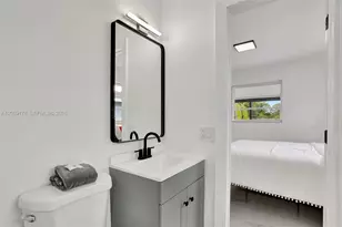 1220 NE 8th St, Pompano Beach, FL 33060 - Photo 15