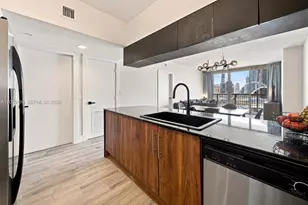 1750 N Bayshore Dr, Miami, FL 33132 - Photo 3