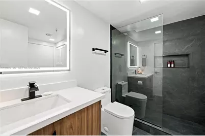 1750 N Bayshore Dr #1912, Miami, FL 33132 - Photo 11