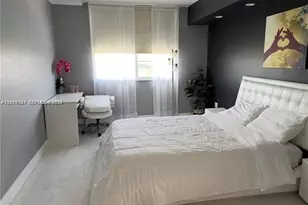 300 Bayview Dr, Sunny Isles Beach, FL 33160 - Photo 11