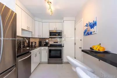 300 Bayview Dr #1102, Sunny Isles Beach, FL 33160 - Photo 9