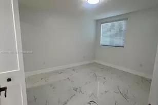 1860 NW 19th St, Miami, FL 33125 - Photo 13