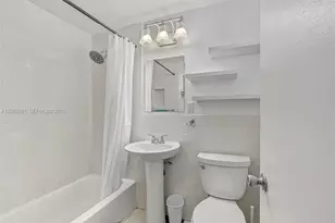 915 8th St, Miami Beach, FL 33139 - Photo 11