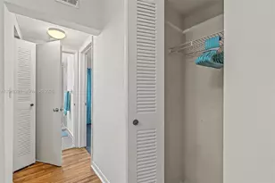 915 8th St, Miami Beach, FL 33139 - Photo 17