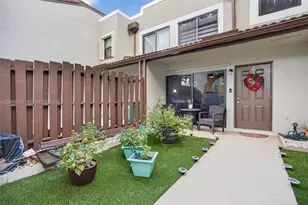 10425 SW 154th Ct, Miami, FL 33196 - Photo 5