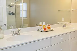 1647 Hawthorne Pl, Wellington, FL 33414 - Photo 9