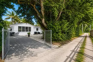 230 NE 2nd Pl, Dania Beach, FL 33004 - Photo 31