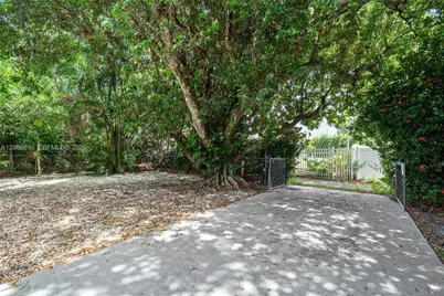 230 NE 2nd Pl, Dania Beach, FL 33004 - Photo 33