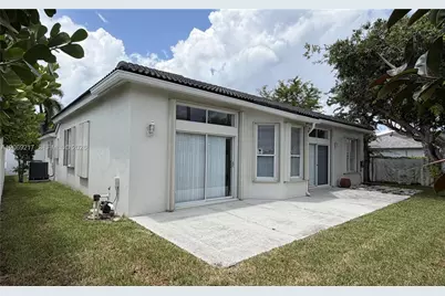 19089 NW 23rd Ct, Pembroke Pines, FL 33029 - Photo 13