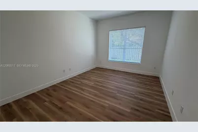 19089 NW 23rd Ct, Pembroke Pines, FL 33029 - Photo 5