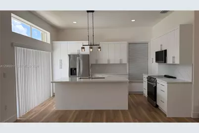 19089 NW 23rd Ct, Pembroke Pines, FL 33029 - Photo 3