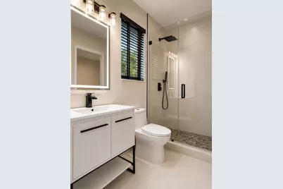 15951 NW 79th Ct, Miami Lakes, FL 33016 - Photo 29