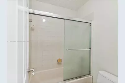 390 NW 86th Pl #201, Miami, FL 33126 - Photo 35