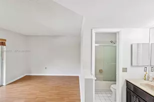 390 NW 86th Pl, Miami, FL 33126 - Photo 31