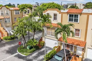 390 NW 86th Pl, Miami, FL 33126 - Photo 1