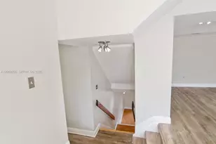 390 NW 86th Pl, Miami, FL 33126 - Photo 9