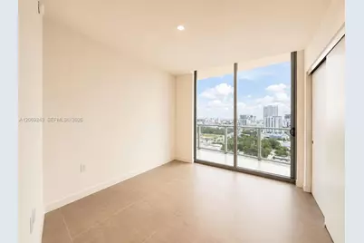 1400 Biscayne Blvd #1807, Miami, FL 33132 - Photo 9