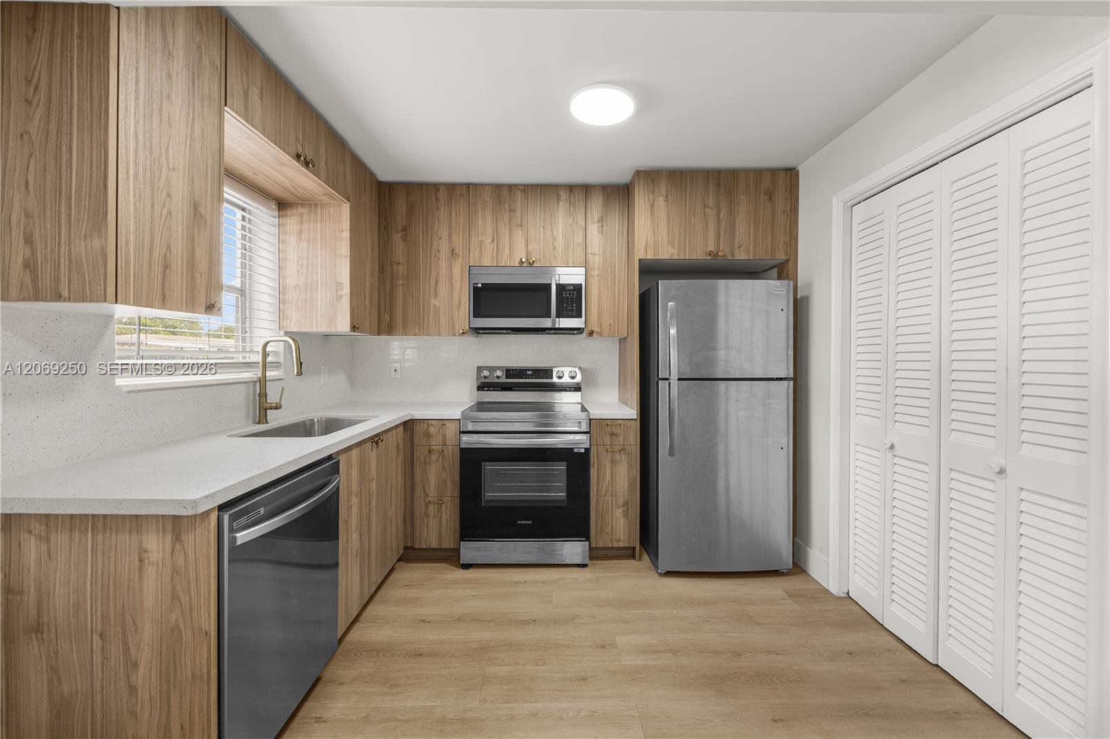 2418 Polk St #102 - 2418 Polk St #102, Hollywood, FL 33020 Luxury Property | Jose Angel Pina