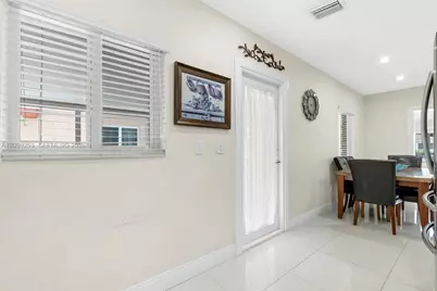 142 W 35th St, Hialeah, FL 33012 - Photo 7