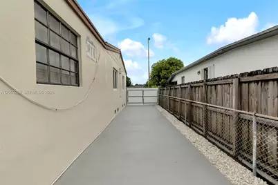 142 W 35th St, Hialeah, FL 33012 - Photo 33