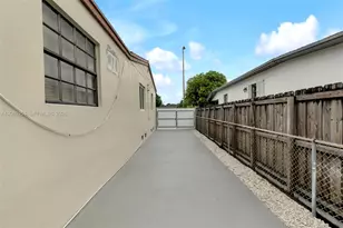 142 W 35th St, Hialeah, FL 33012 - Photo 33