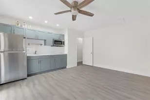 142 W 35th St, Hialeah, FL 33012 - Photo 11