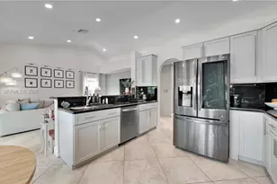 10602 NW 49th Pl, Coral Springs, FL 33076 - Photo 15