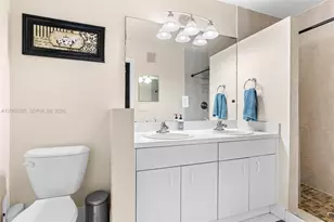 12110 SW 2nd St, Pembroke Pines, FL 33025 - Photo 9