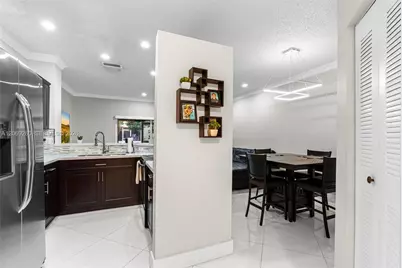 12110 SW 2nd St, Pembroke Pines, FL 33025 - Photo 3