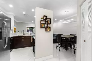 12110 SW 2nd St, Pembroke Pines, FL 33025 - Photo 3