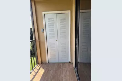 8635 NW 8th St #413, Miami, FL 33126 - Photo 21