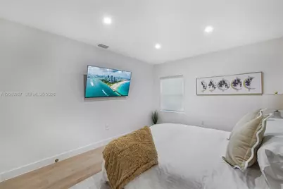 12325 NE 11th Pl, North Miami, FL 33161 - Photo 13